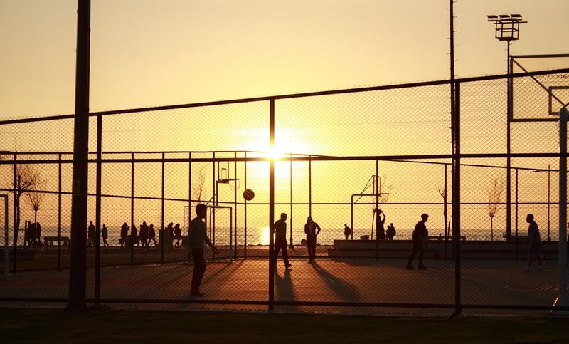 Runners grounded in the present moment